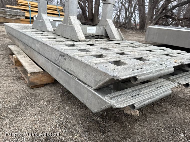 image for item FB0913 (4) trailer ramps