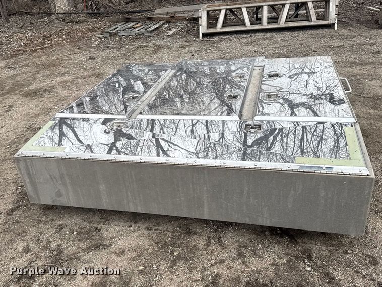 image for item FB0914 Headache truck cabinet