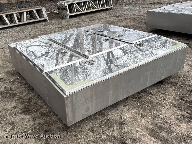 image for item FB0914 Headache truck cabinet