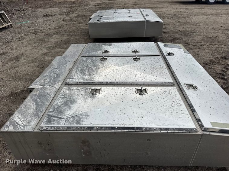 image for item FB0914 Headache truck cabinet