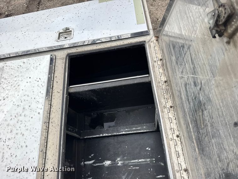 image for item FB0914 Headache truck cabinet