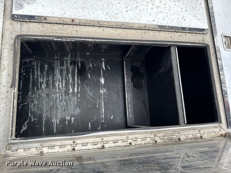 image for item FB0914 Headache truck cabinet