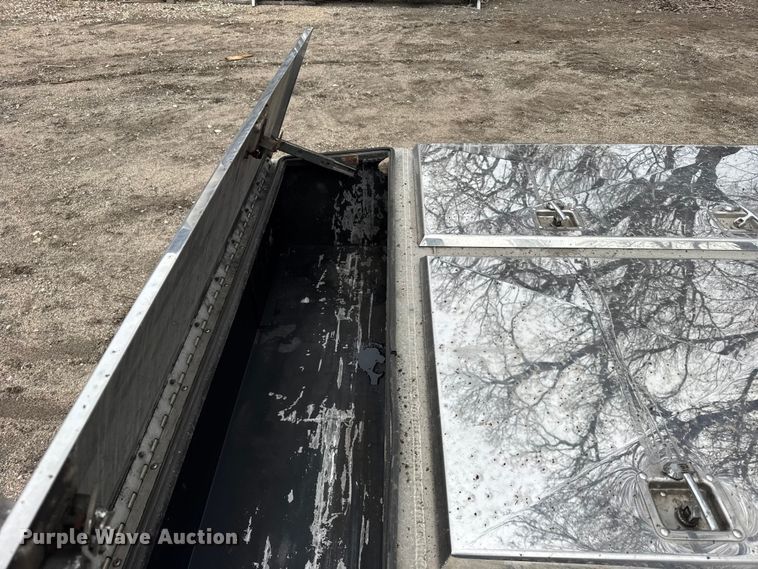 image for item FB0914 Headache truck cabinet