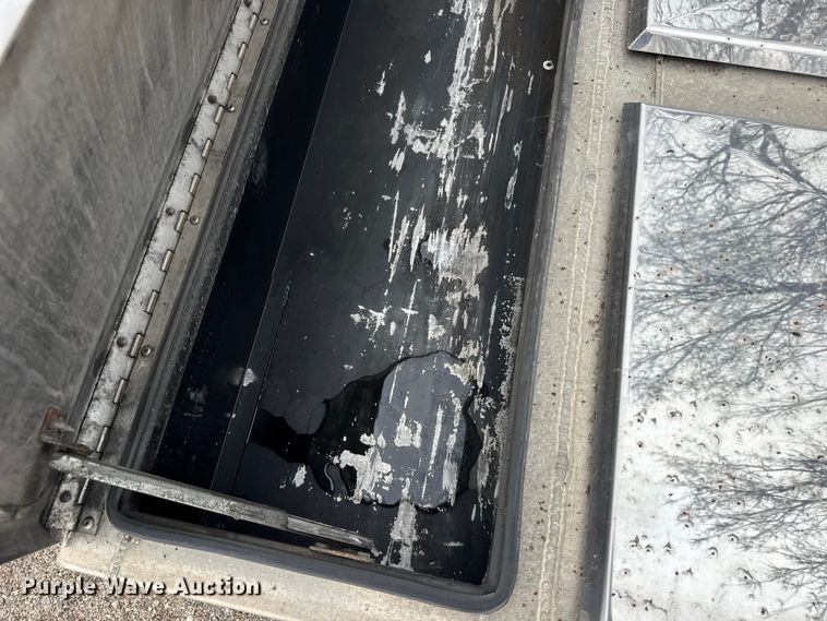 image for item FB0914 Headache truck cabinet