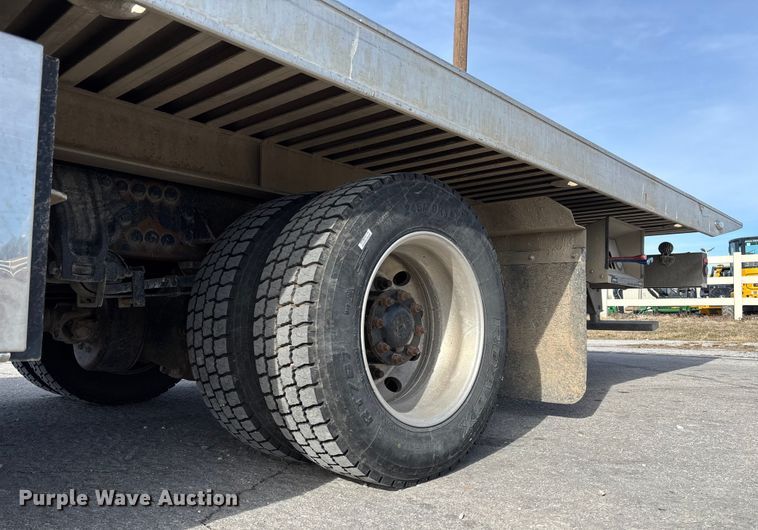 image for item FB3008 2015 Peterbilt 330 rollback truck