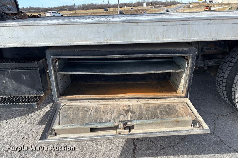 image for item FB3008 2015 Peterbilt 330 rollback truck