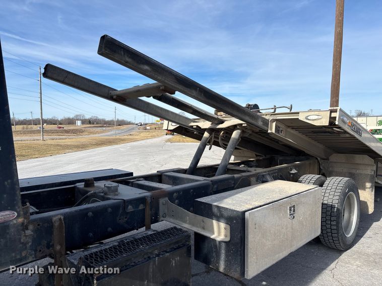 image for item FB3008 2015 Peterbilt 330 rollback truck