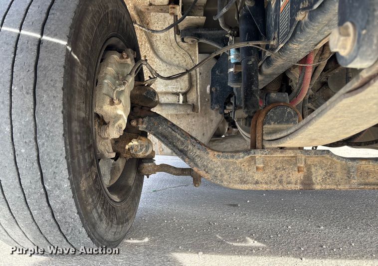 image for item FB3008 2015 Peterbilt 330 rollback truck