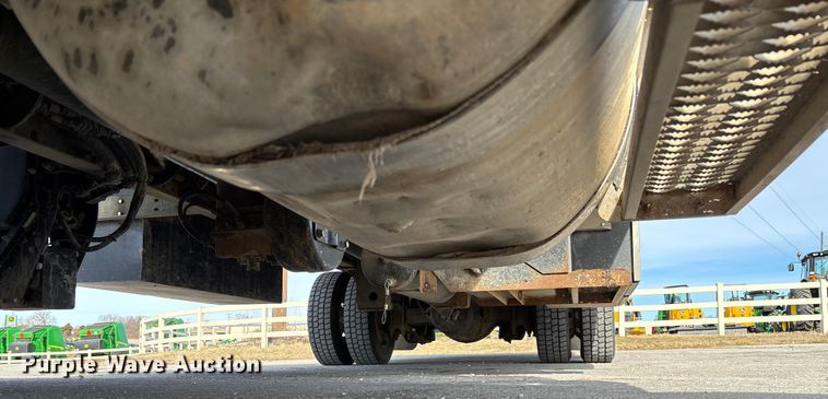 image for item FB3008 2015 Peterbilt 330 rollback truck