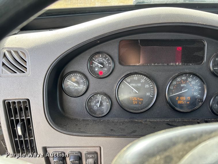 image for item FB3008 2015 Peterbilt 330 rollback truck