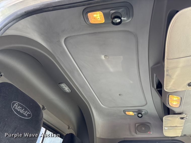 image for item FB3008 2015 Peterbilt 330 rollback truck