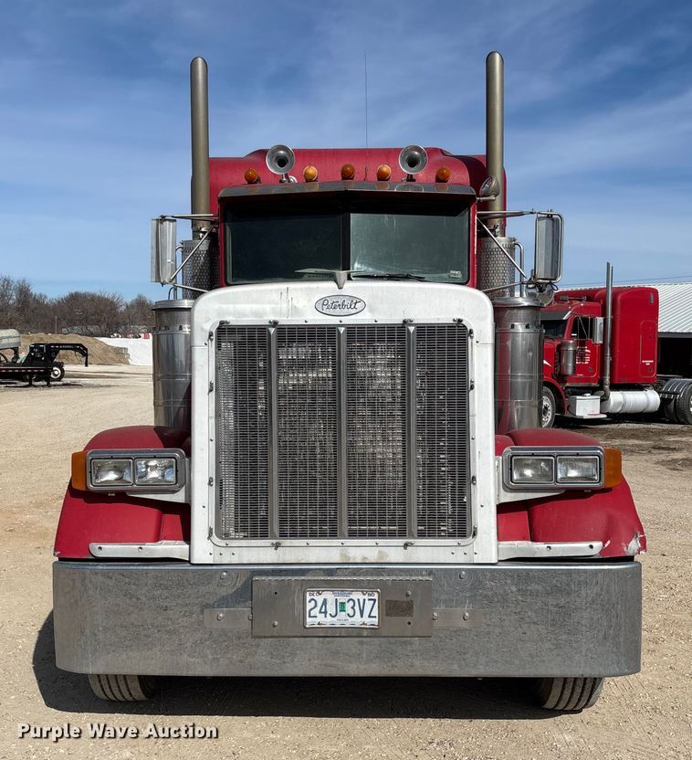 image for item FB3010 1995 Peterbilt 379 semi truck