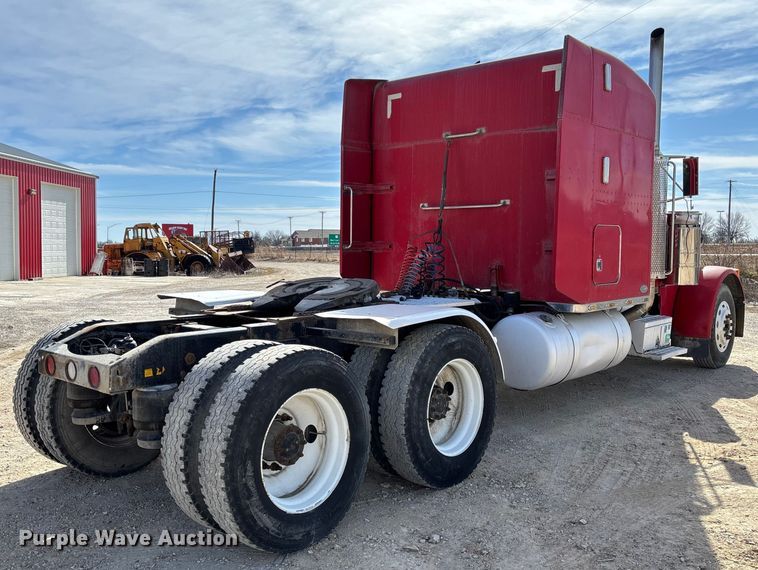 image for item FB3010 1995 Peterbilt 379 semi truck