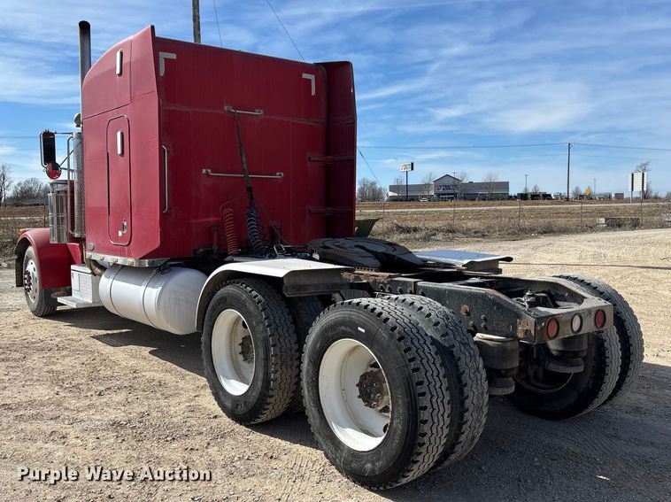 image for item FB3010 1995 Peterbilt 379 semi truck
