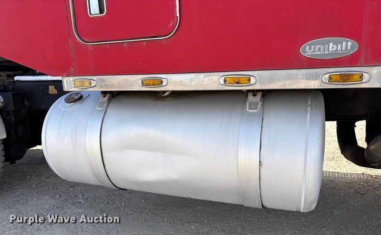 image for item FB3010 1995 Peterbilt 379 semi truck