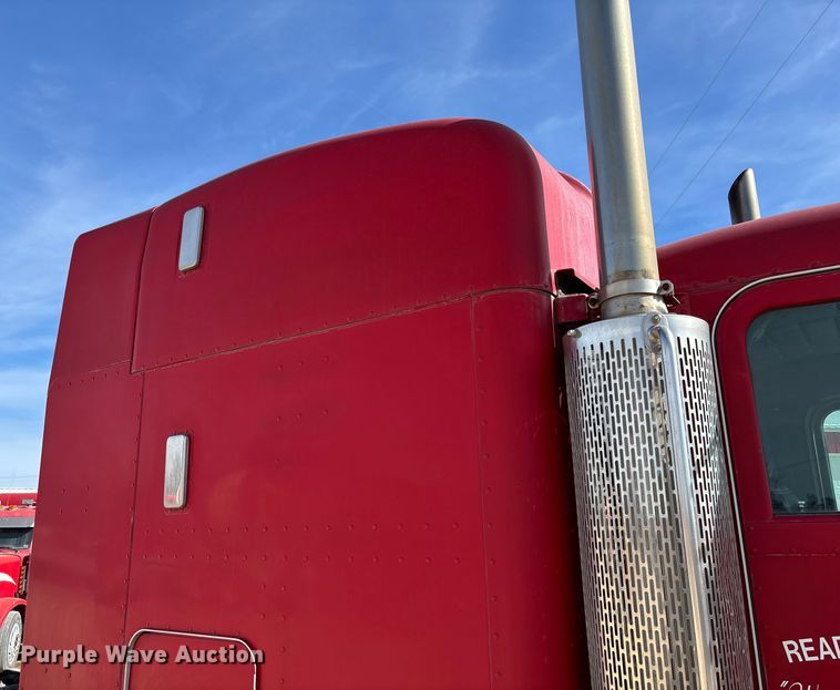 image for item FB3010 1995 Peterbilt 379 semi truck