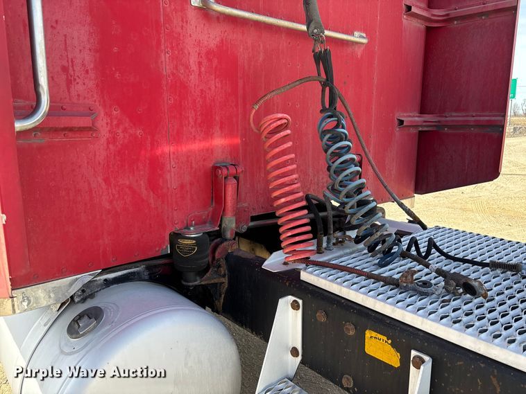 image for item FB3010 1995 Peterbilt 379 semi truck