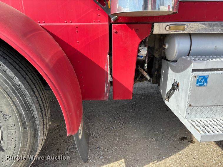 image for item FB3010 1995 Peterbilt 379 semi truck