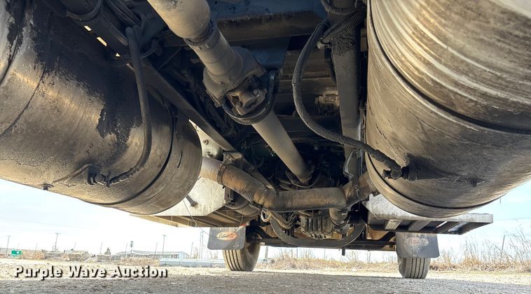 image for item FB3010 1995 Peterbilt 379 semi truck