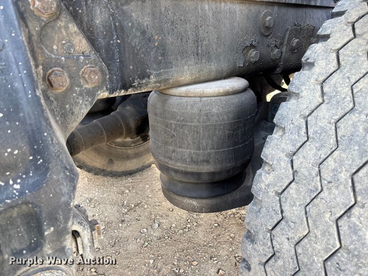 image for item FB3010 1995 Peterbilt 379 semi truck