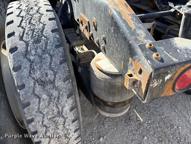 image for item FB3010 1995 Peterbilt 379 semi truck