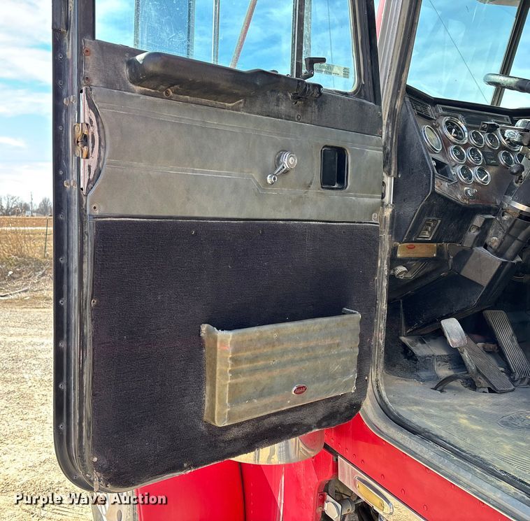 image for item FB3010 1995 Peterbilt 379 semi truck