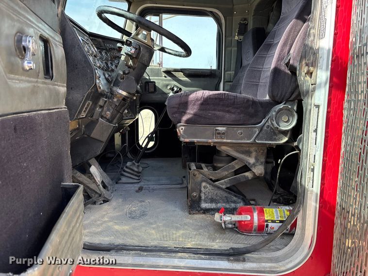 image for item FB3010 1995 Peterbilt 379 semi truck