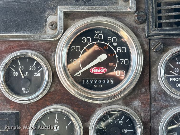 image for item FB3010 1995 Peterbilt 379 semi truck