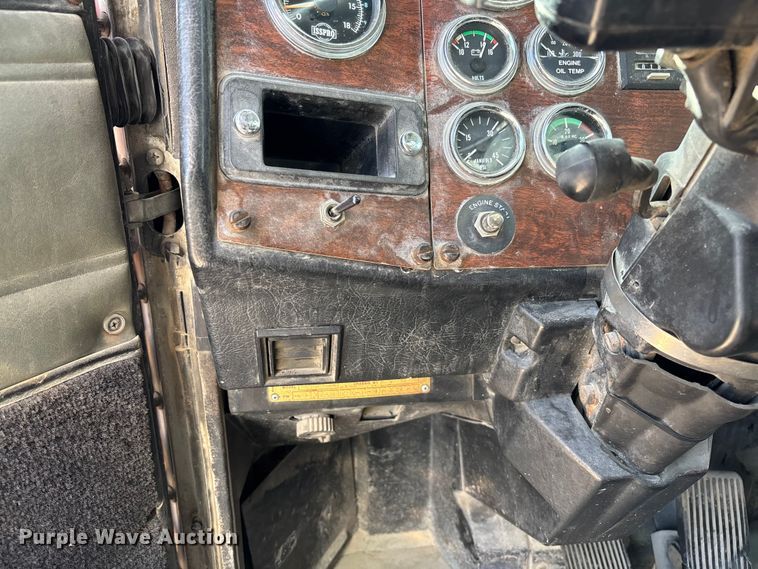 image for item FB3010 1995 Peterbilt 379 semi truck