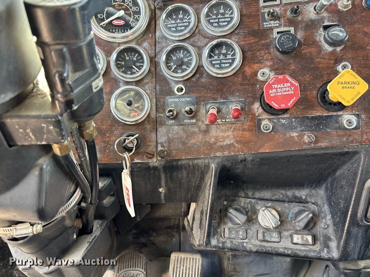 image for item FB3010 1995 Peterbilt 379 semi truck