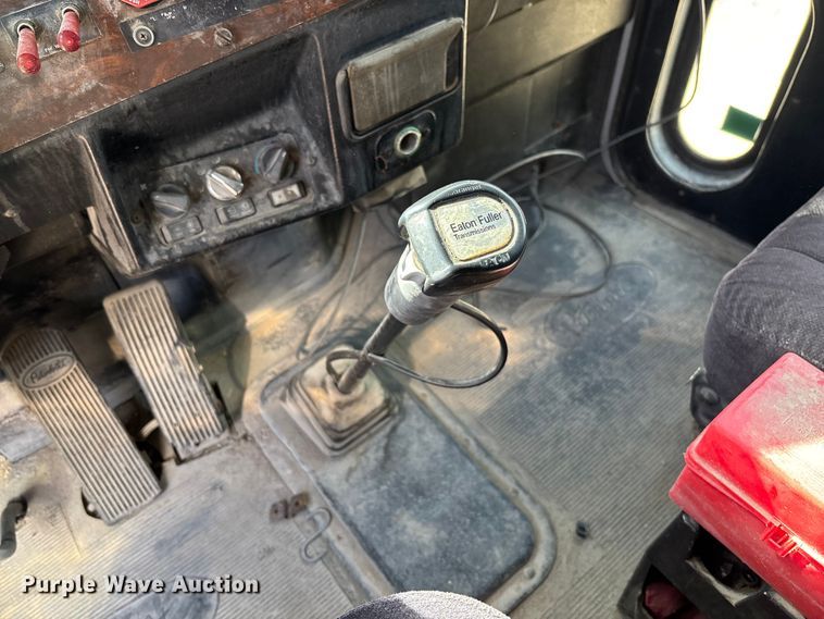 image for item FB3010 1995 Peterbilt 379 semi truck