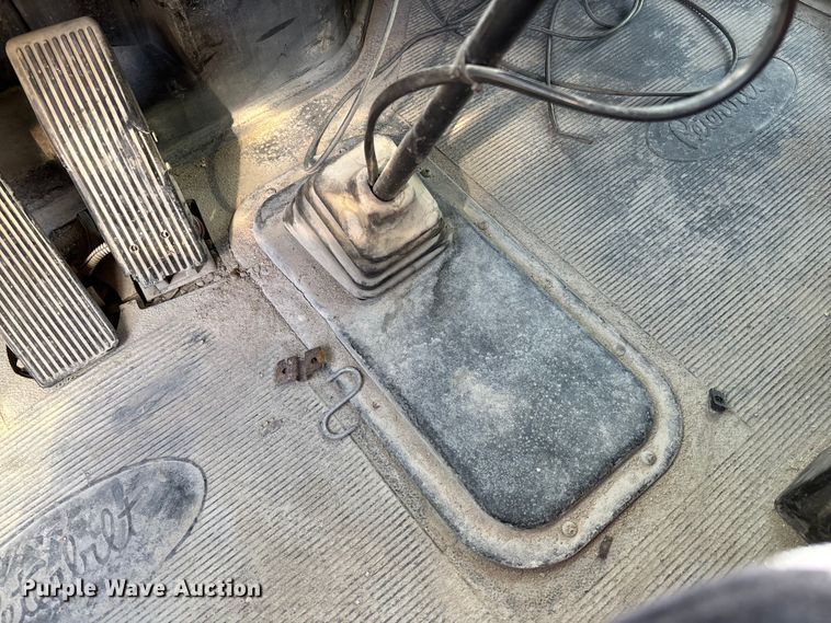 image for item FB3010 1995 Peterbilt 379 semi truck