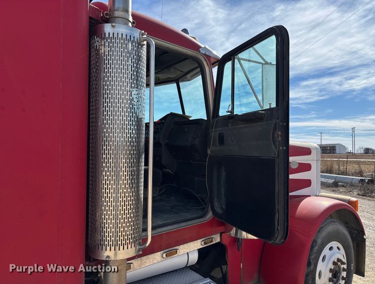 image for item FB3010 1995 Peterbilt 379 semi truck