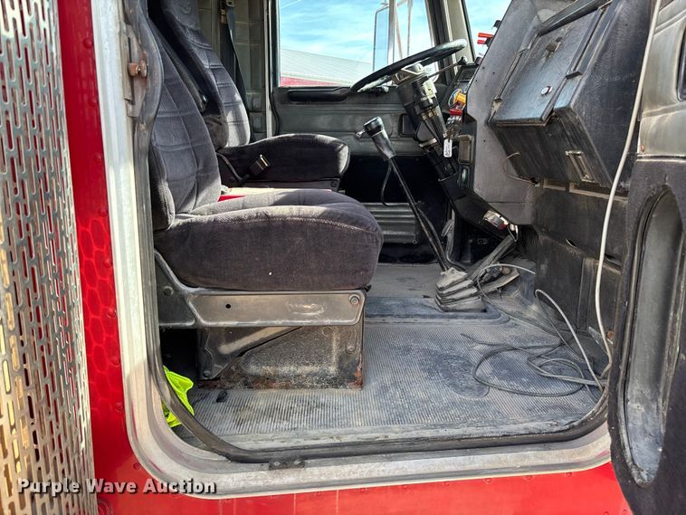 image for item FB3010 1995 Peterbilt 379 semi truck