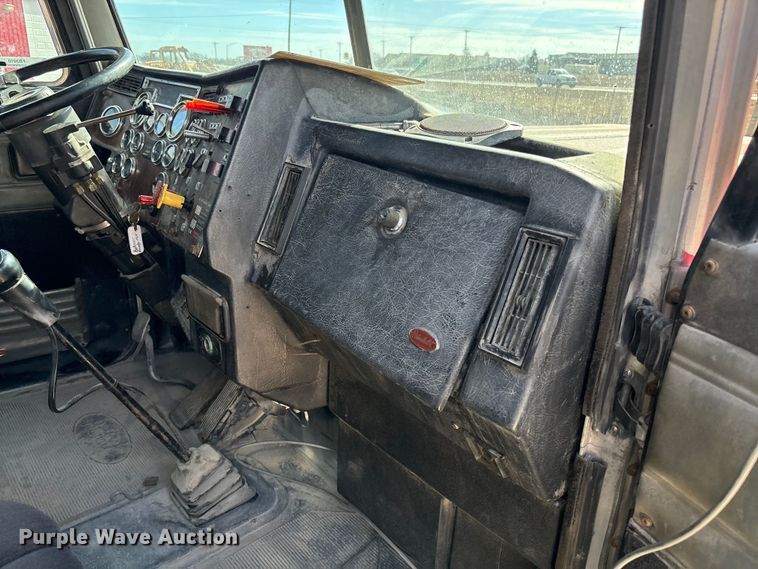 image for item FB3010 1995 Peterbilt 379 semi truck