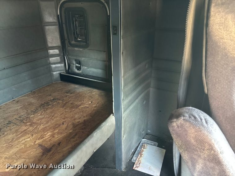 image for item FB3010 1995 Peterbilt 379 semi truck