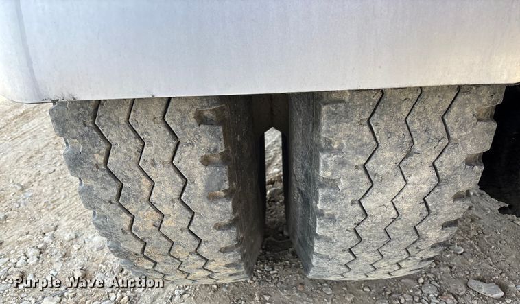 image for item FB3010 1995 Peterbilt 379 semi truck