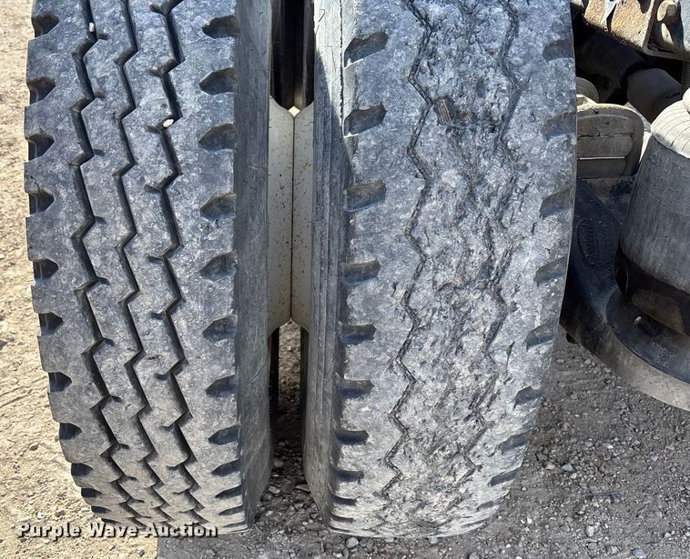 image for item FB3010 1995 Peterbilt 379 semi truck