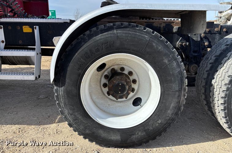 image for item FB3010 1995 Peterbilt 379 semi truck