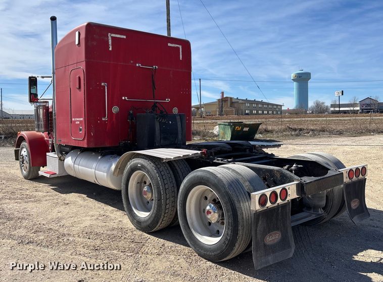 image for item FB3011 1999 Peterbilt 378 semi truck