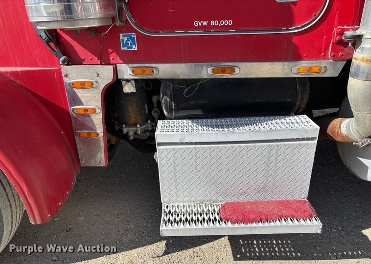 image for item FB3011 1999 Peterbilt 378 semi truck