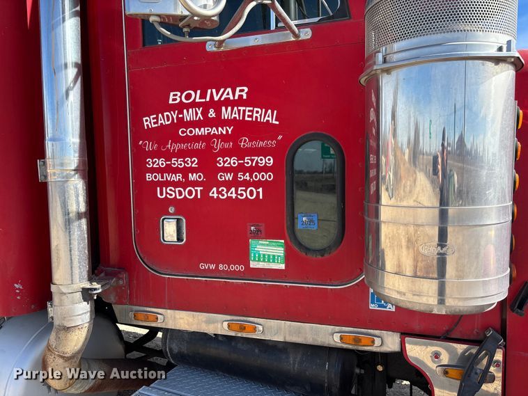 image for item FB3011 1999 Peterbilt 378 semi truck