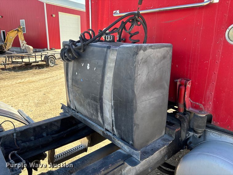 image for item FB3011 1999 Peterbilt 378 semi truck