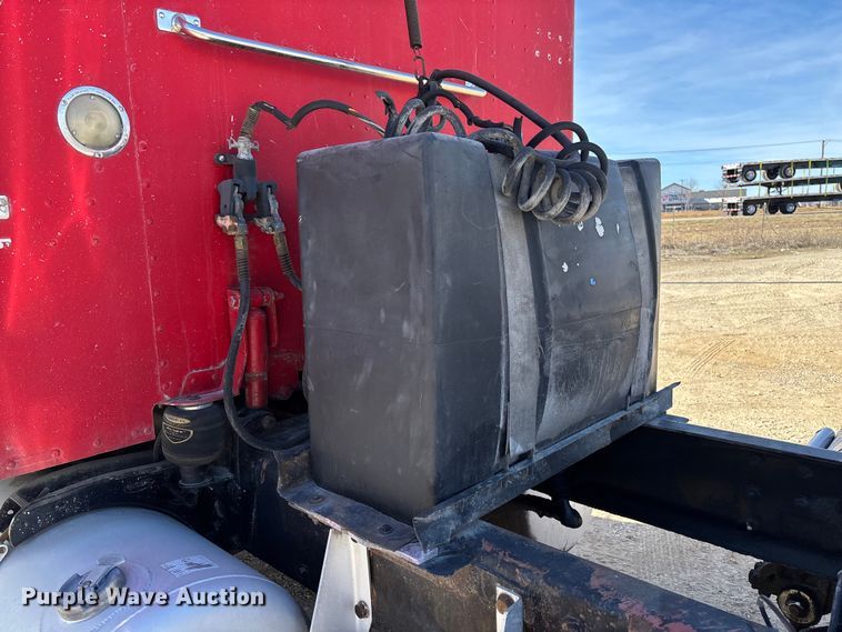 image for item FB3011 1999 Peterbilt 378 semi truck