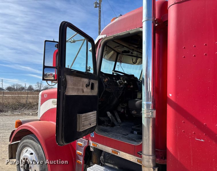 image for item FB3011 1999 Peterbilt 378 semi truck