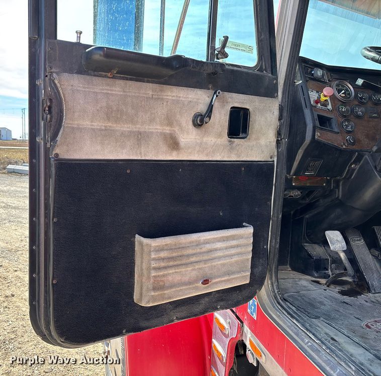 image for item FB3011 1999 Peterbilt 378 semi truck