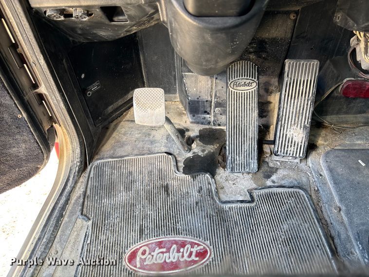 image for item FB3011 1999 Peterbilt 378 semi truck