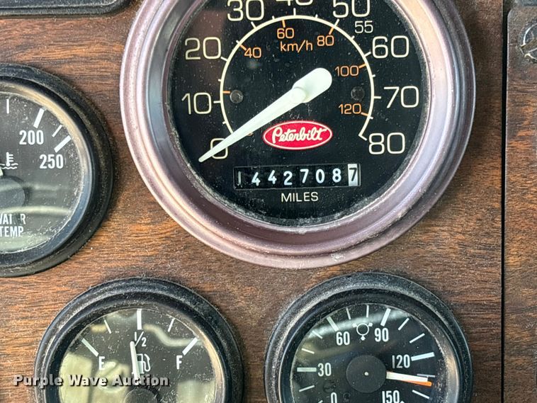 image for item FB3011 1999 Peterbilt 378 semi truck