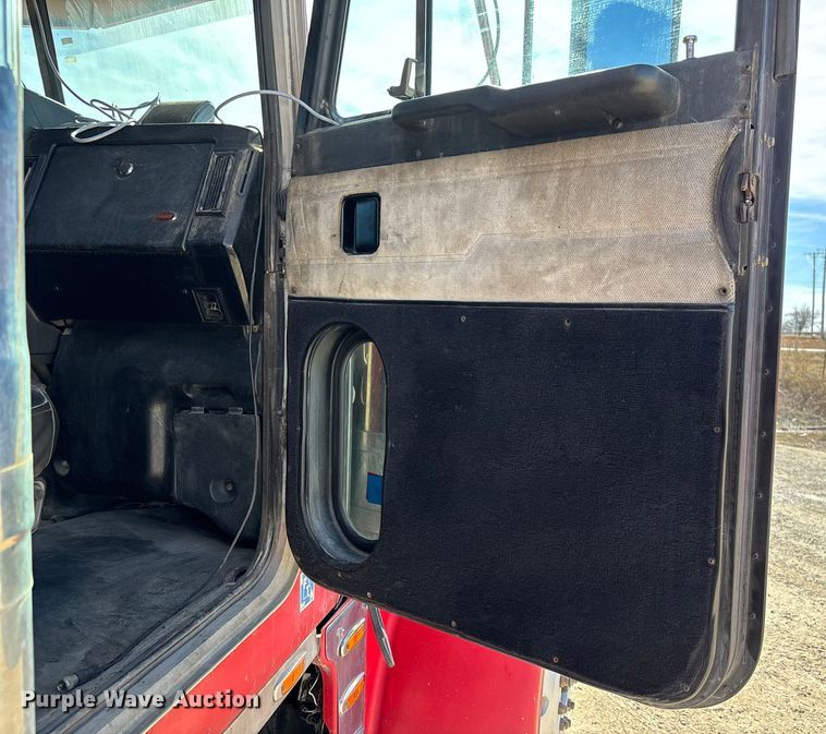 image for item FB3011 1999 Peterbilt 378 semi truck