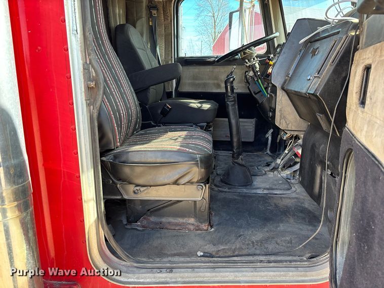 image for item FB3011 1999 Peterbilt 378 semi truck